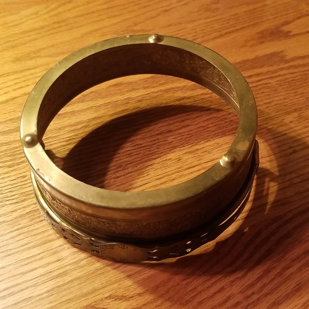 Antique relish dish with carrier - Picture 5 of 5